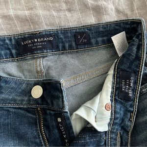 Lucky Brand skinny jeans. Excellent condition. Size 26